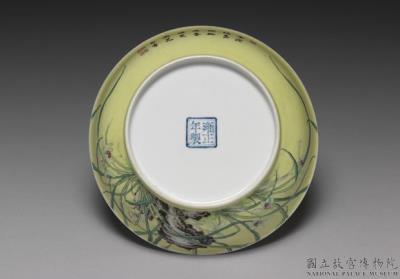 图片[2]-Dish with orchid design on yellow ground in falangcai painted enamels, Qing dynasty, Yongzheng reign (1723-1735)-China Archive